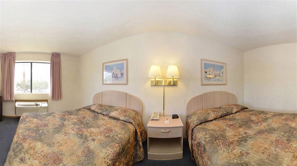 Super 8 By Wyndham Yuma Hotel Exterior photo