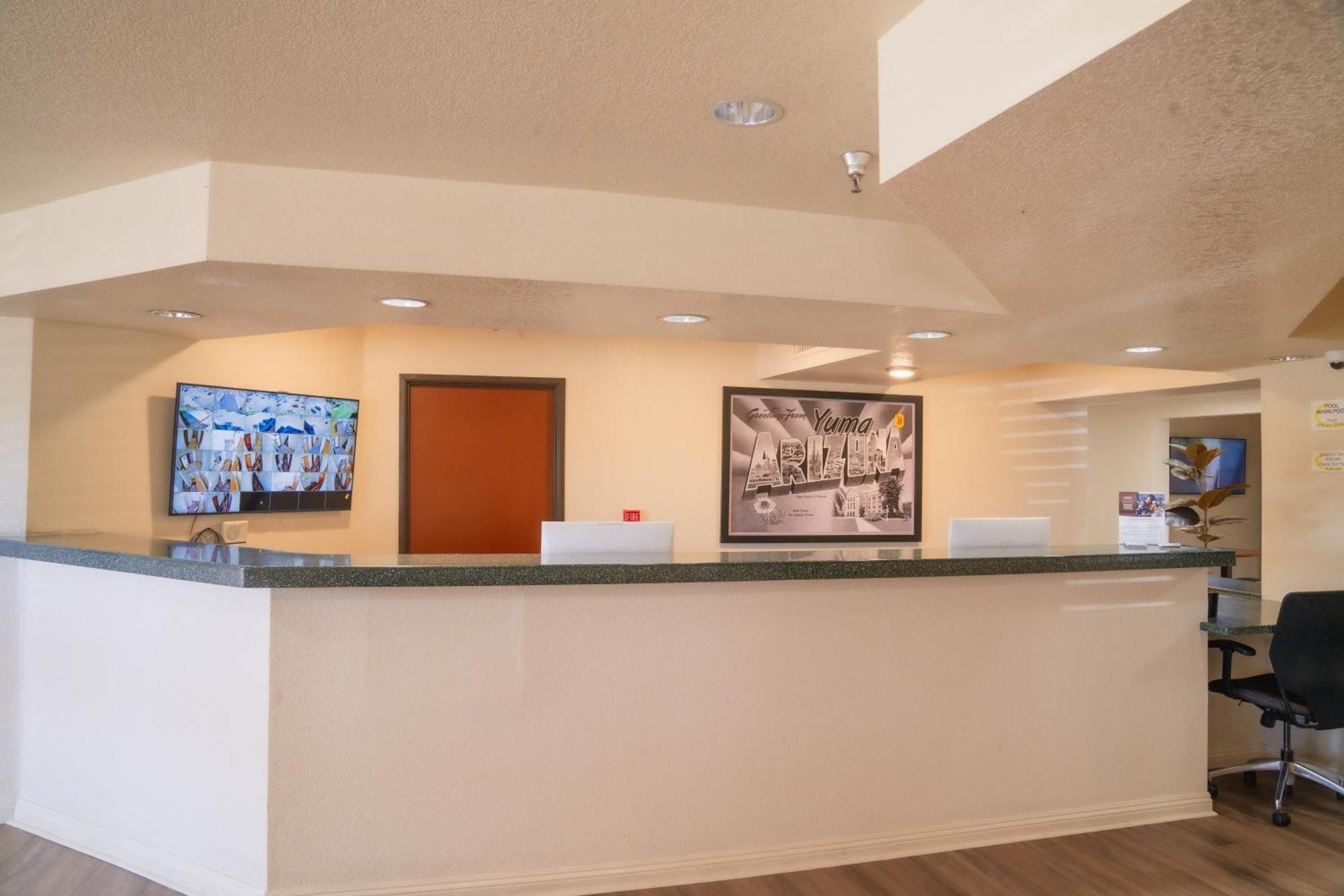 Super 8 By Wyndham Yuma Hotel Exterior photo