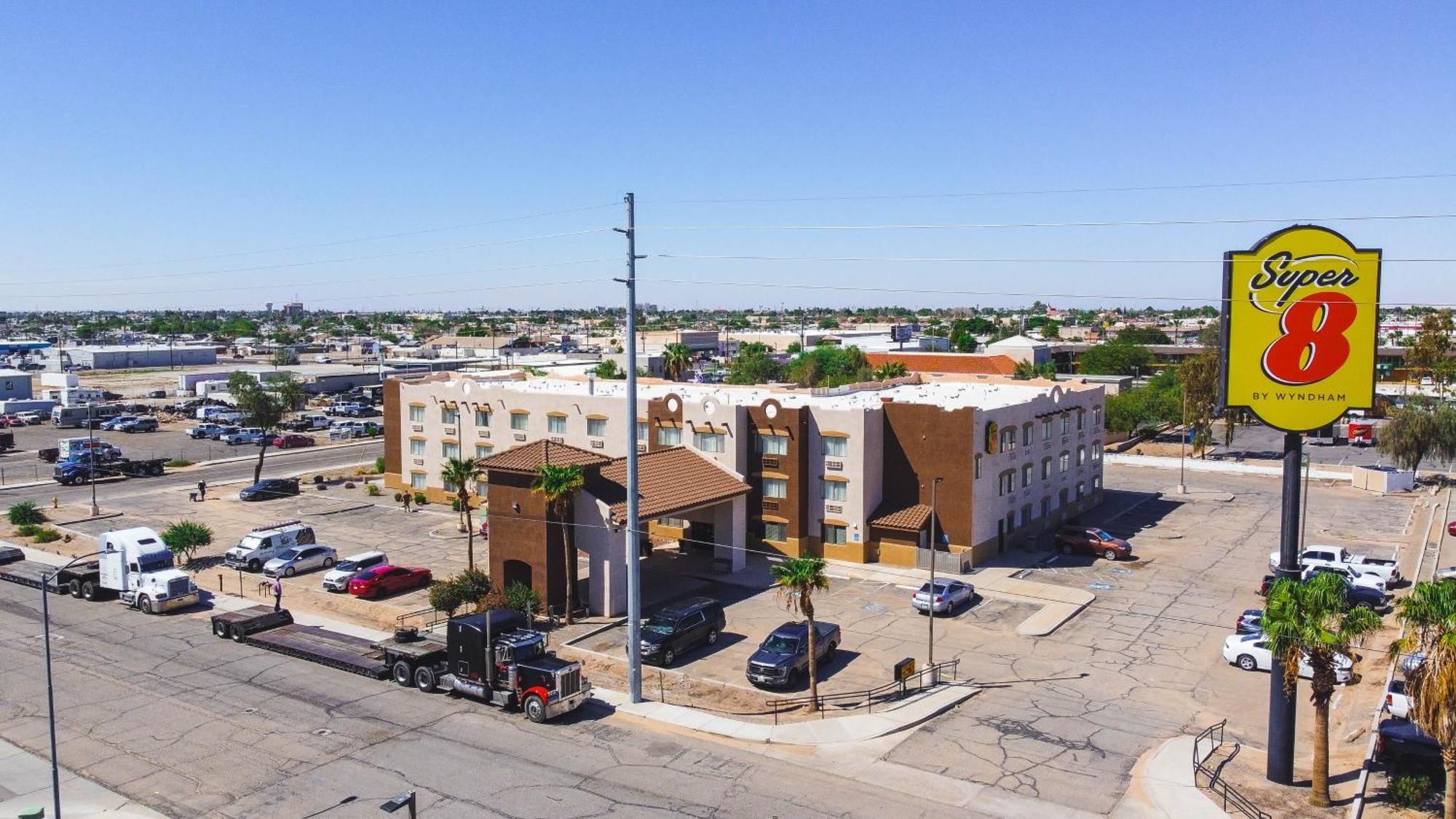 Super 8 By Wyndham Yuma Hotel Exterior photo