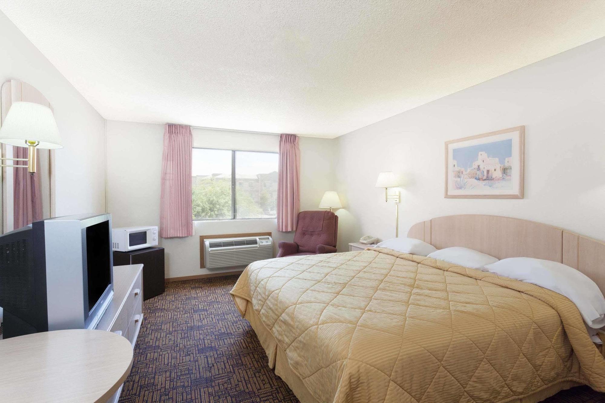 Super 8 By Wyndham Yuma Hotel Exterior photo