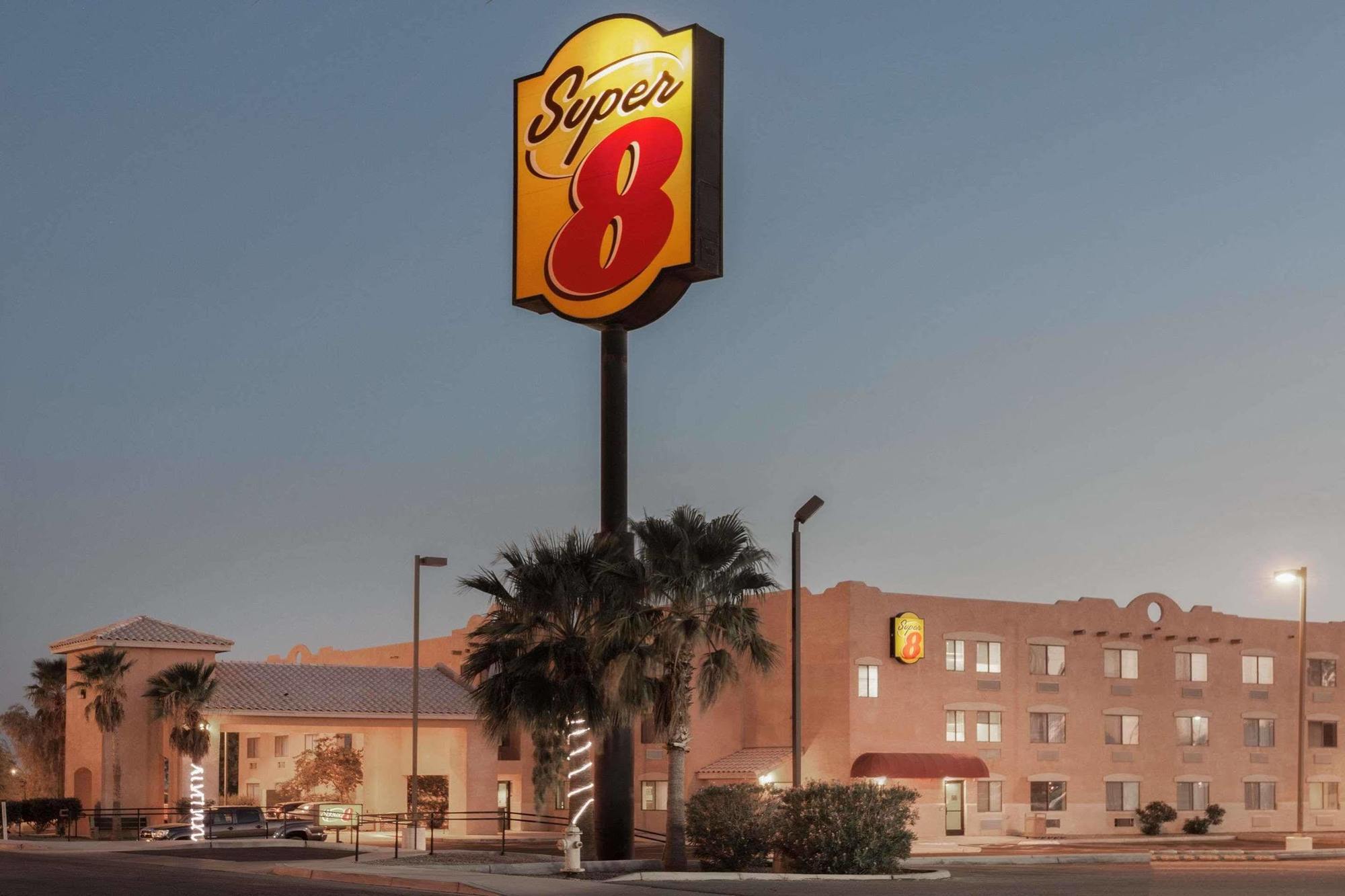 Super 8 By Wyndham Yuma Hotel Exterior photo